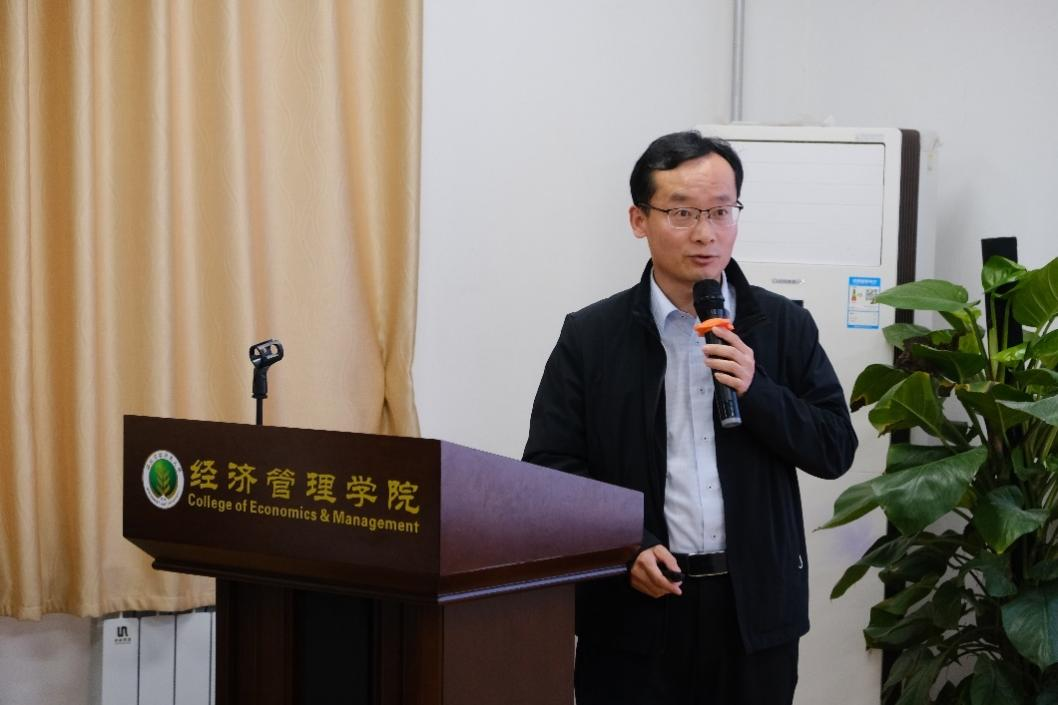 图2 项目汇报.png